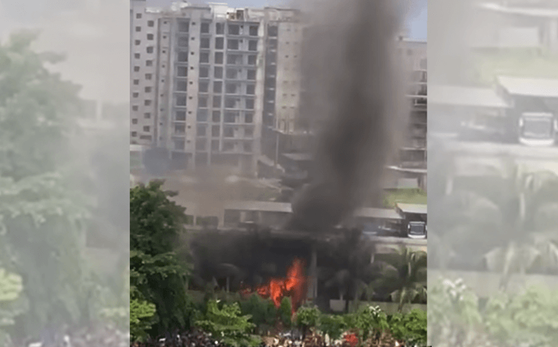 উত্তরায় বিমানবাহিনীর প্রশিক্ষণ বিমান বিধ্বস্ত