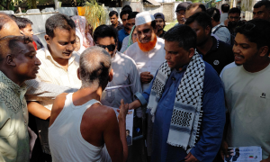 প্রচার চালাচ্ছেন বিএনপির আন্তর্জাতিক বিষয়ক সম্পাদক ব্যারিস্টার মুহাম্মদ নওশাদ জমির। ছবি: সারাবাংলা