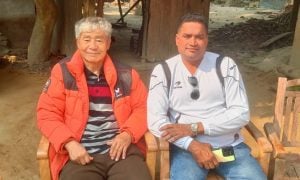 মুকুল হোসেনের বাড়িতে সিমকো ইয়ং। ছবি: সারাবাংলা